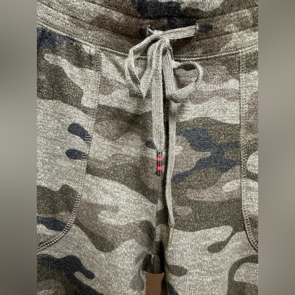 PJ Salvage Cozy Zoe Green Camo Lounge Pajama Set - M - Picture 4 of 11